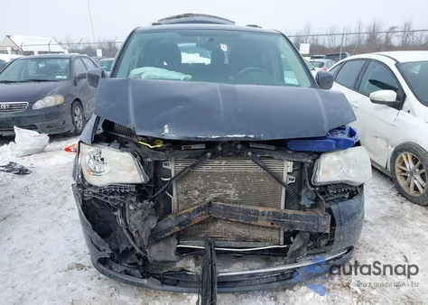 2014 Chrysler Town & Country Touring z USA, uszkodzony, nr VIN 2C4RC1BG7ER220683